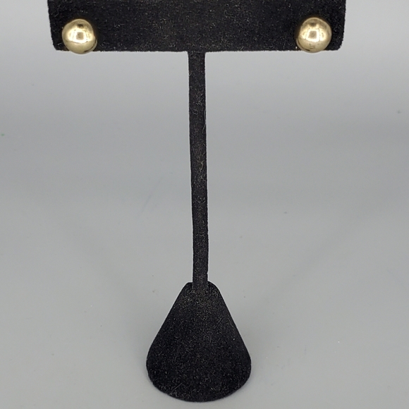 Goldtone Heart Locket and Stud Earrings Set - Picture 9 of 12